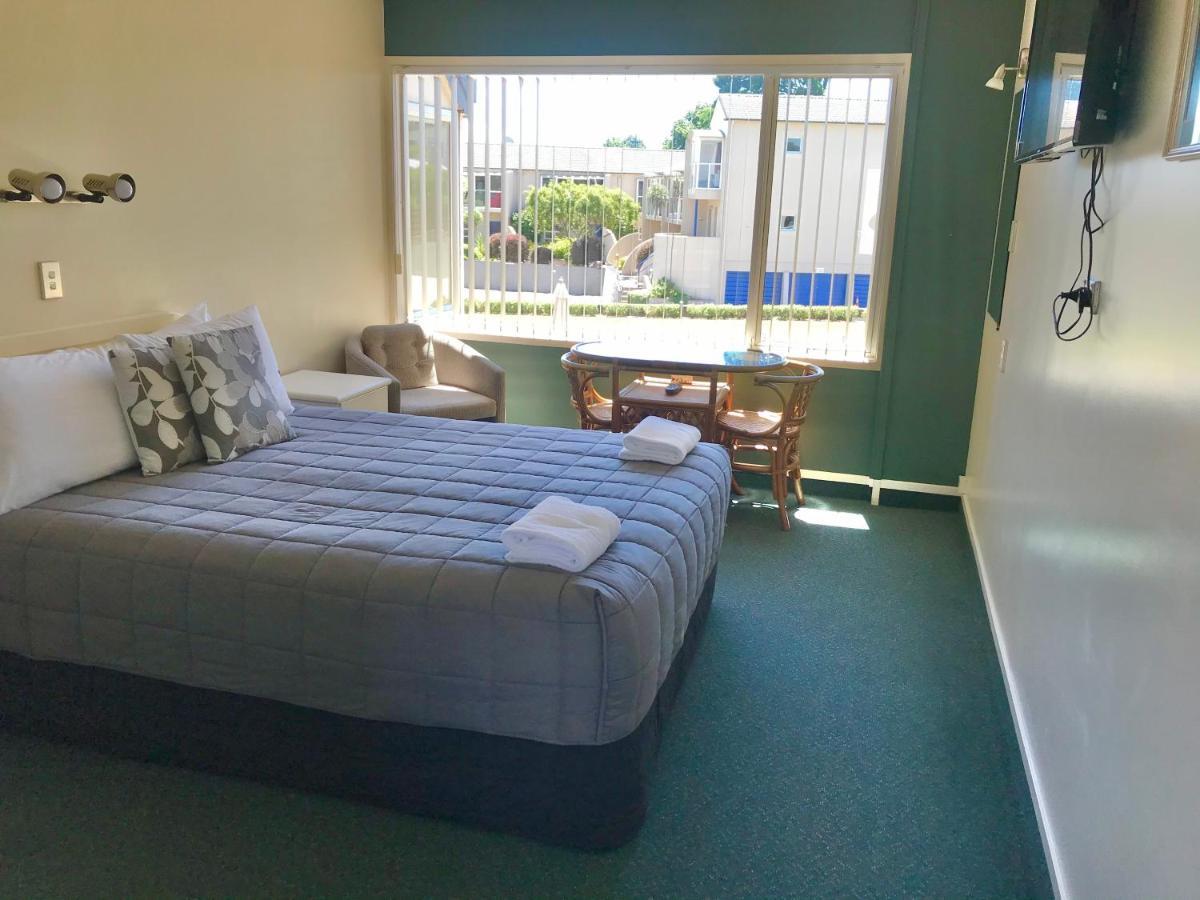 Tui Oaks Motel Taupo Ngoại thất bức ảnh