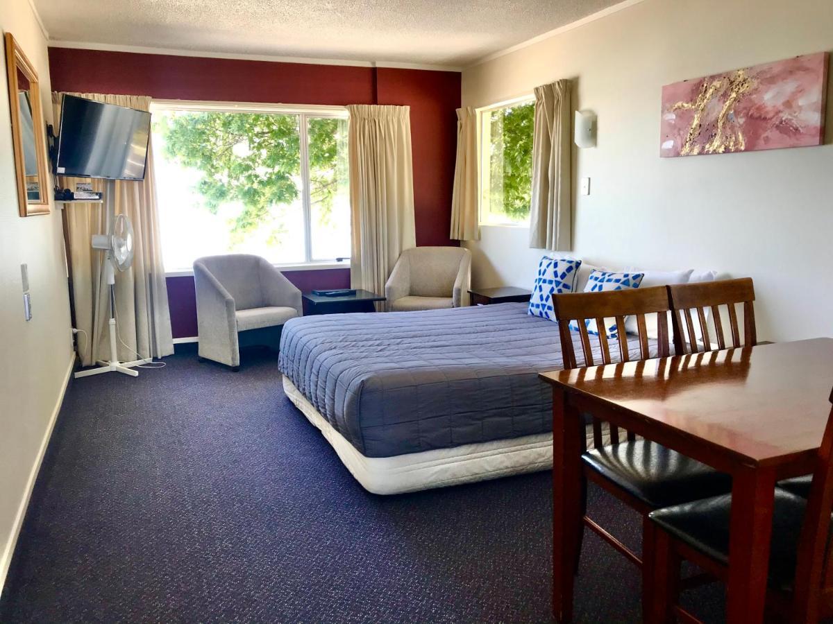 Tui Oaks Motel Taupo Ngoại thất bức ảnh