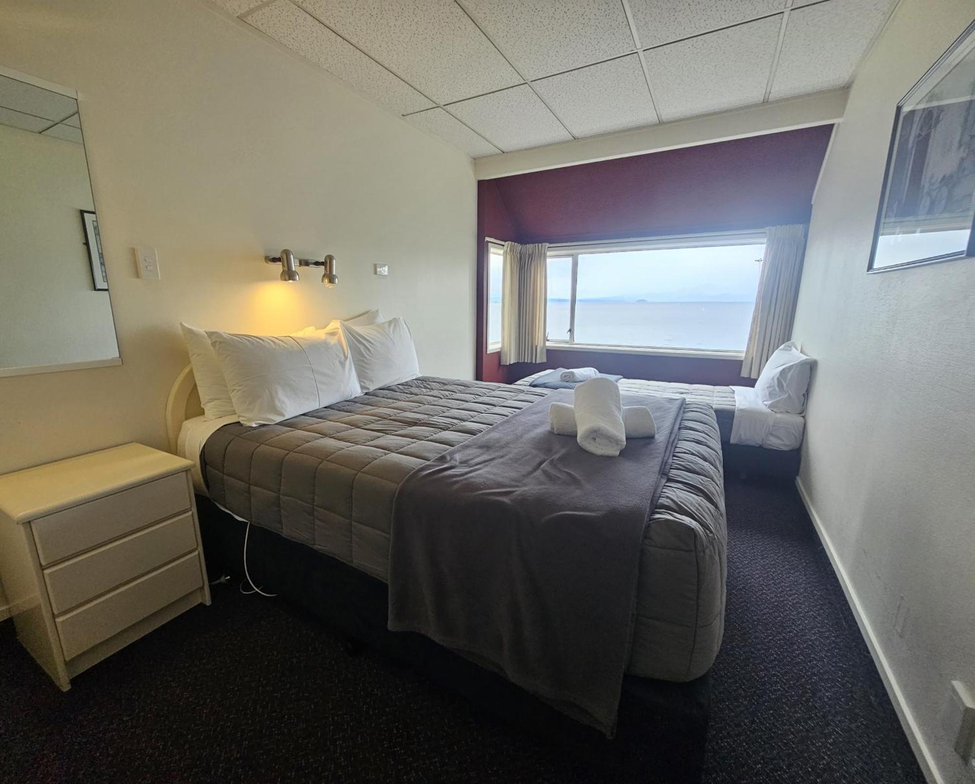 Tui Oaks Motel Taupo Ngoại thất bức ảnh