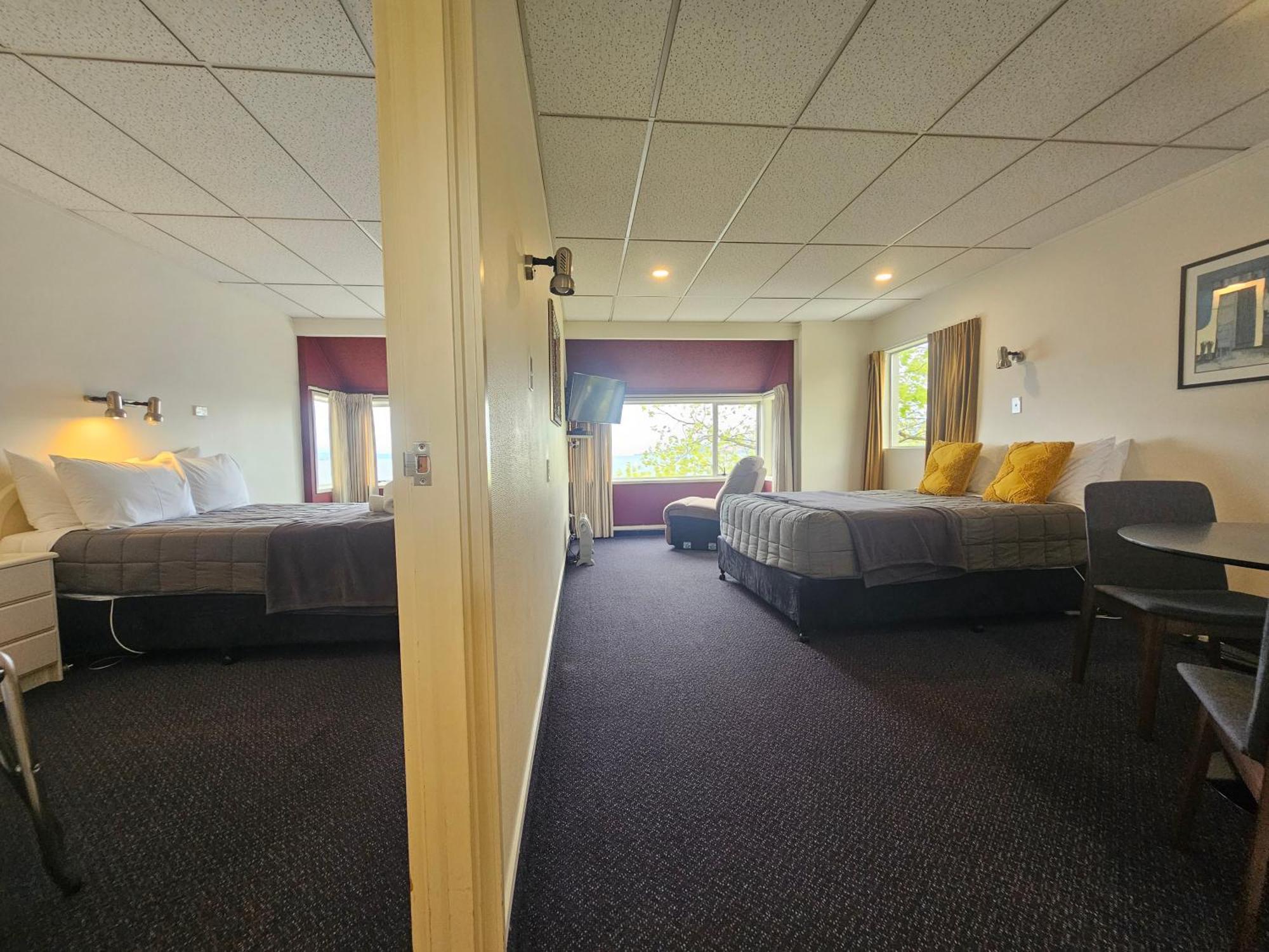 Tui Oaks Motel Taupo Ngoại thất bức ảnh